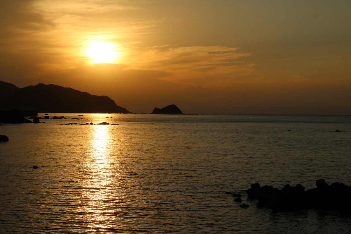 「高浜海水浴場」からの夕日
