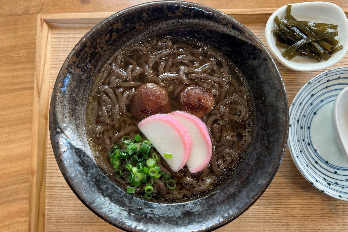 対馬の代表的な郷土料理「ろくべえ」。ぷるぷるとした食感でヘルシーな一品だ